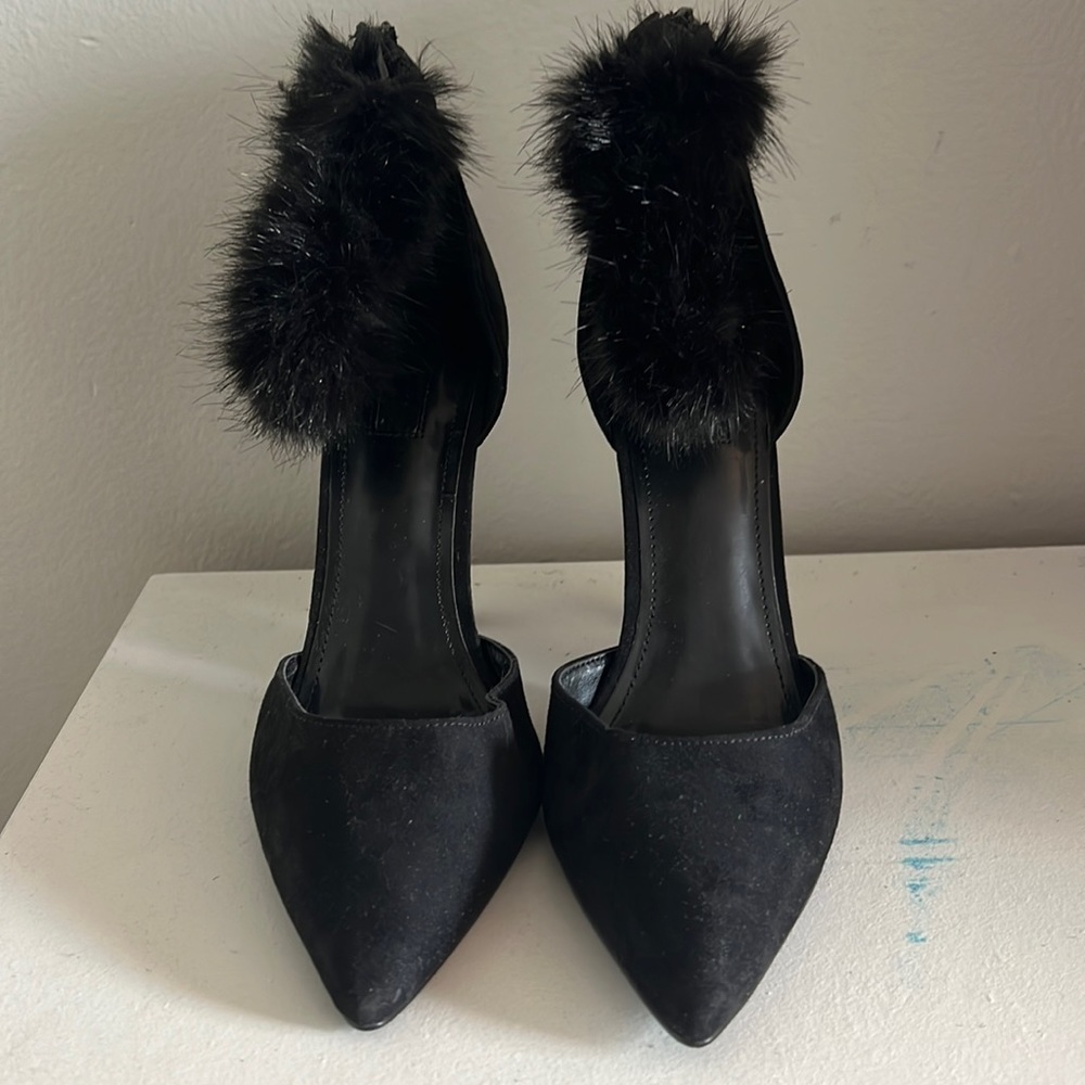 Black heels fur around ankle